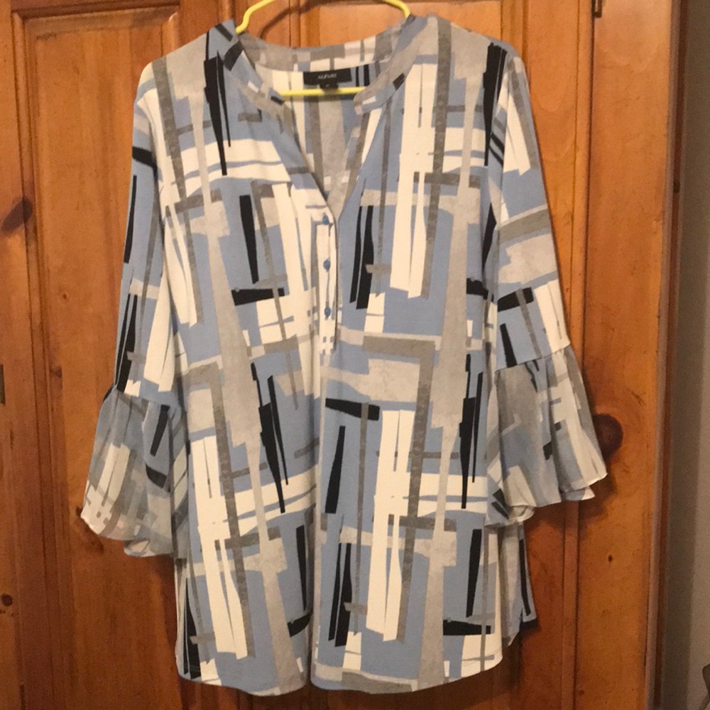 Like new Alfani top